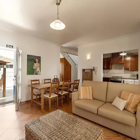 Casa Burgues Mar & Lagoa