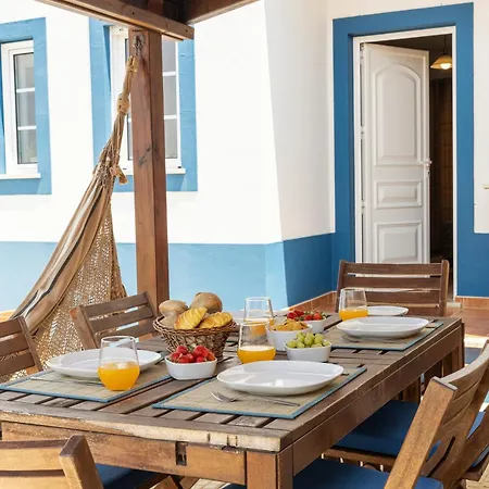 Casa Burgues Mar & Lagoa Vakantiehuis